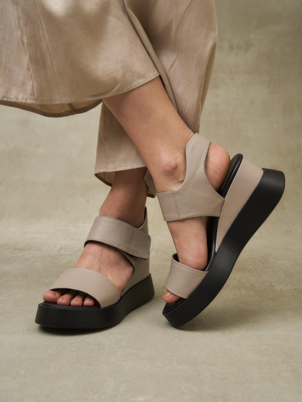 LONZA Cample Beige Platform Sandal wedge size 42/10-10.5